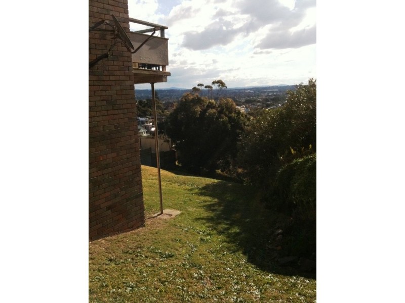 3/18 Memorial Drive, The Hill NSW 2300