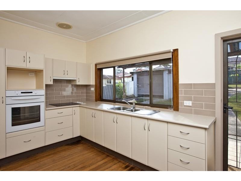 7 Angus Avenue, Waratah West NSW 2298