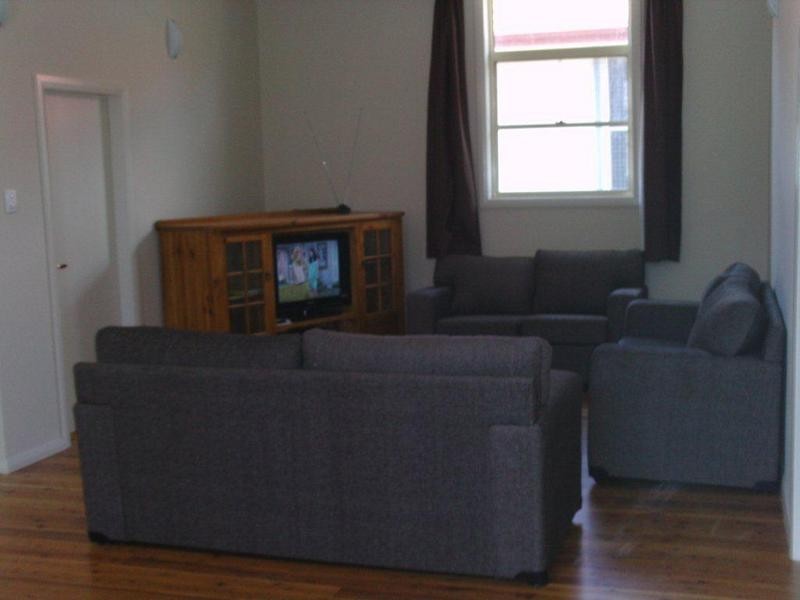 31 MARTON ST, Shortland NSW 2307