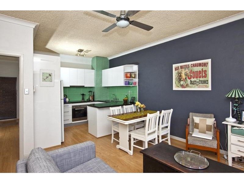 2/17 Hillview Crescent, The Hill NSW 2300