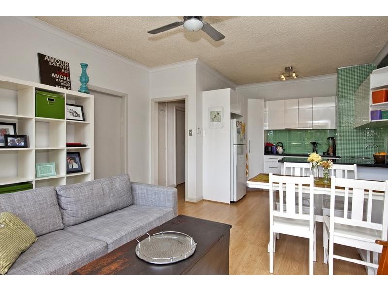 2/17 Hillview Crescent, The Hill NSW 2300