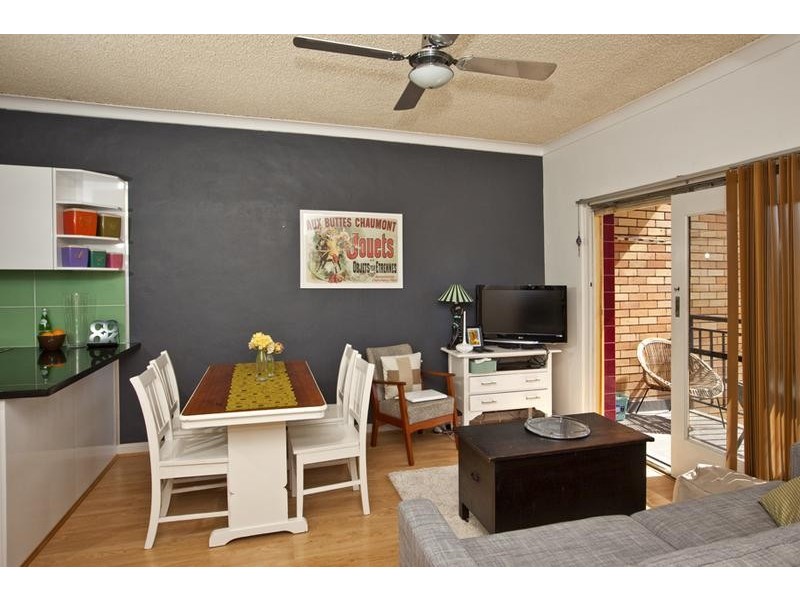 2/17 Hillview Crescent, The Hill NSW 2300