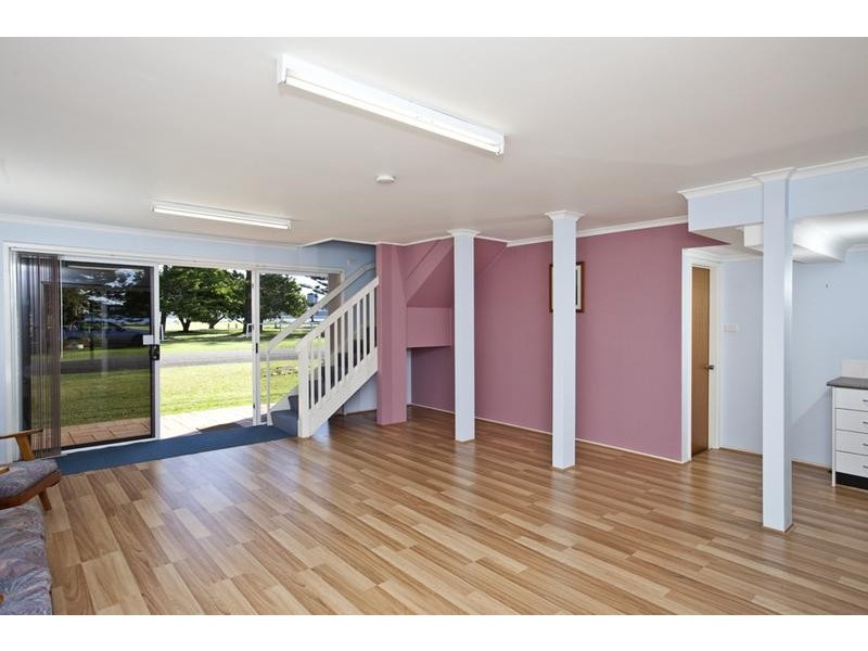 54 Hunter Street, Stockton NSW 2295