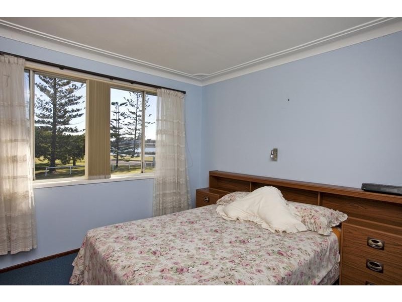 54 Hunter Street, Stockton NSW 2295