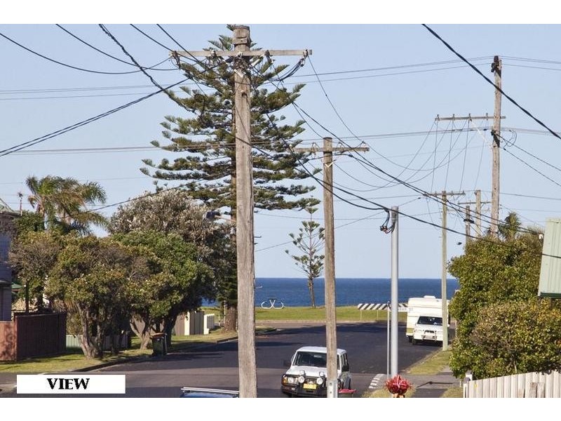 17 Pembroke Street, Stockton NSW 2295