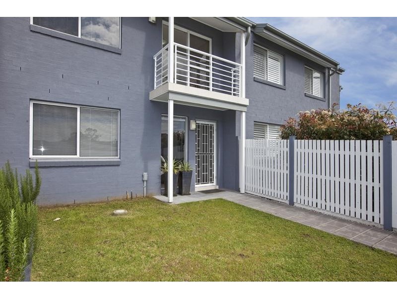 2/36 Churchill Circuit, Hamilton South NSW 2303