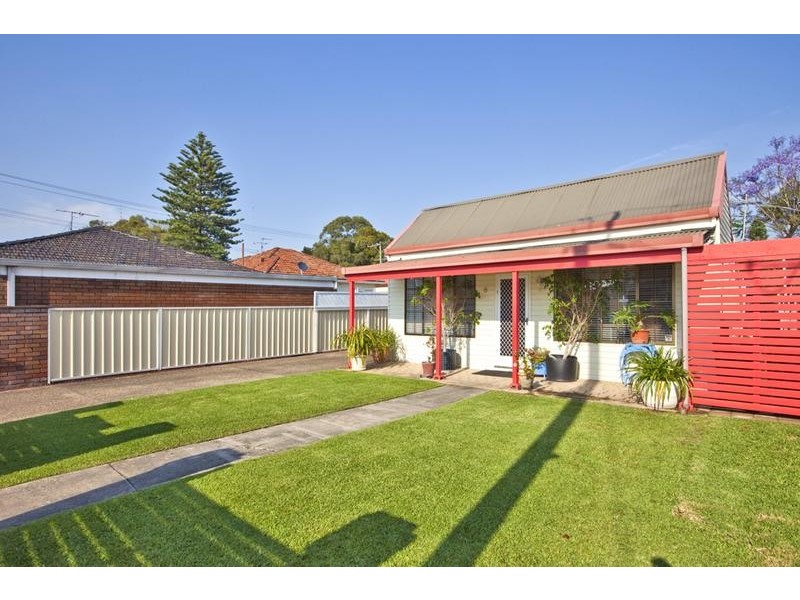 8 Bourke Street, Adamstown NSW 2289