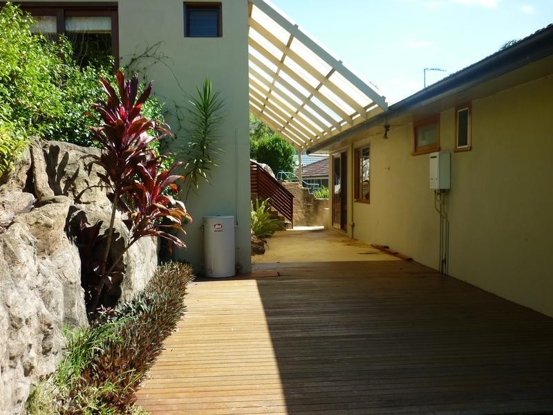 43 Yule Road, Merewether NSW 2291