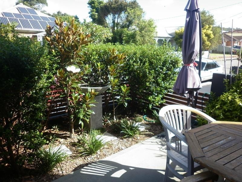 2/30 WINSOR ST, Merewether NSW 2291