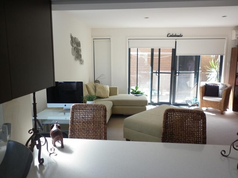 2/30 WINSOR ST, Merewether NSW 2291