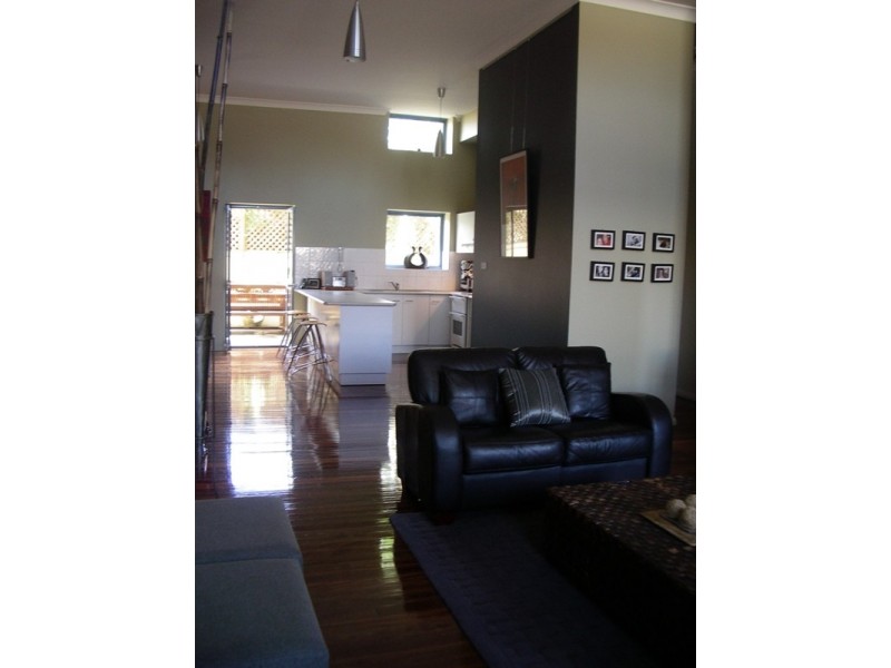 2/45 HANBURY ST, Mayfield NSW 2304