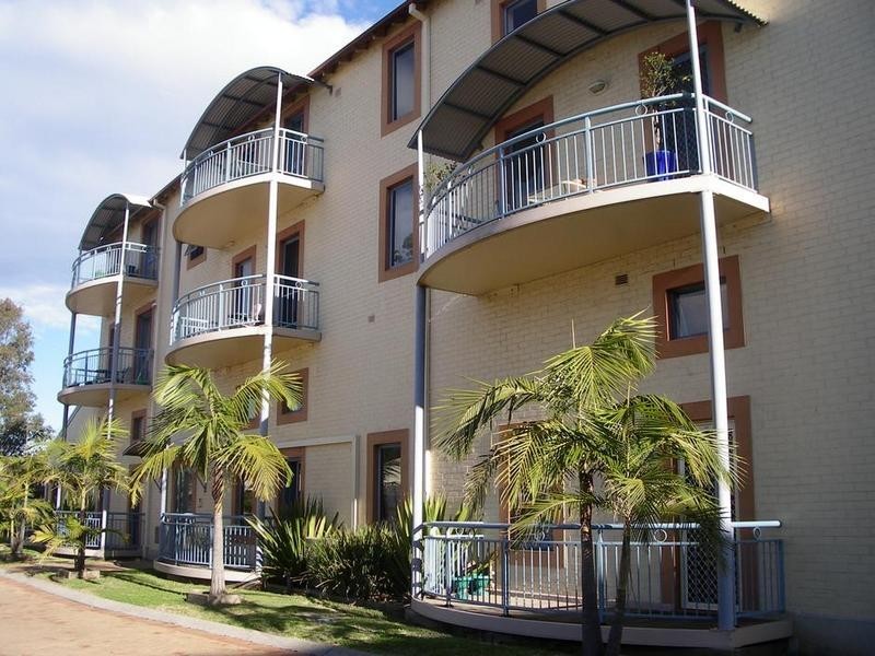 2/45 HANBURY ST, Mayfield NSW 2304