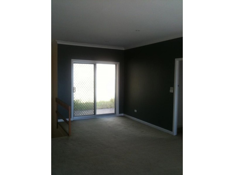 4/67 NESCA PDE, The Hill NSW 2300