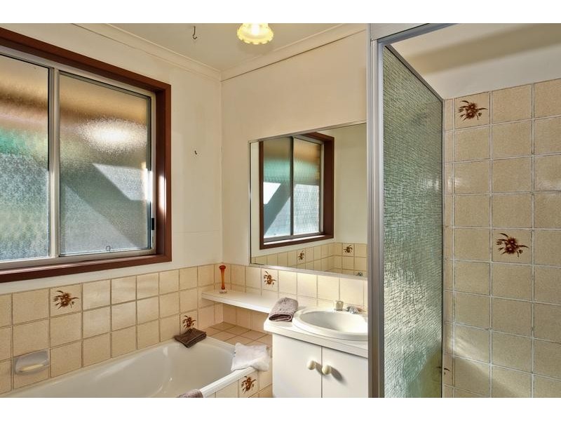 33 Greenwood Avenue, Belmont NSW 2280