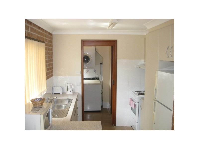 2/39 Dickinson Street, Charlestown NSW 2290