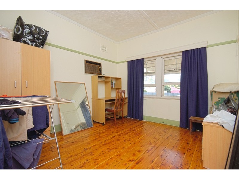 16 Clara Street, Mayfield East NSW 2304