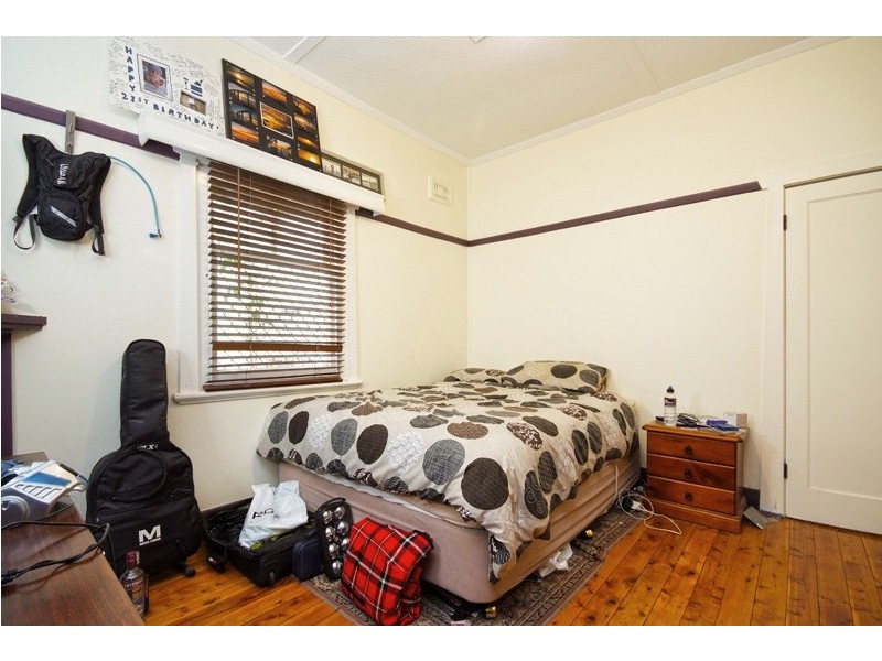 16 Clara Street, Mayfield East NSW 2304