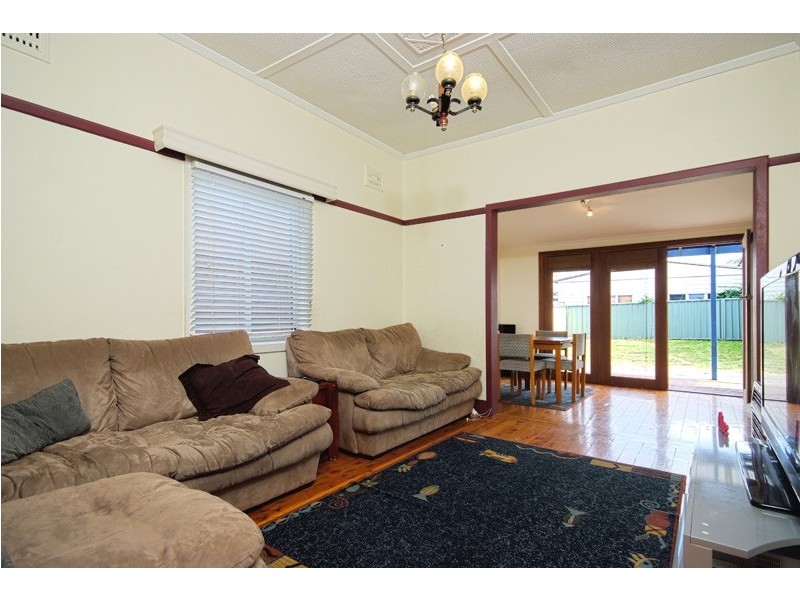 16 Clara Street, Mayfield East NSW 2304