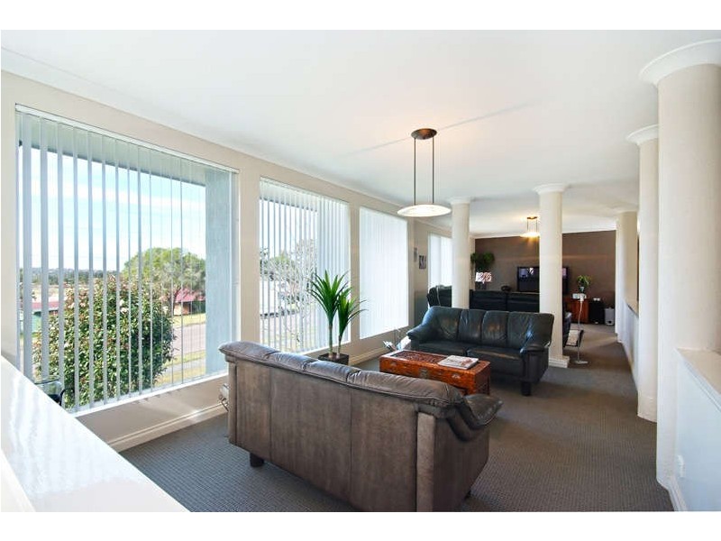 1 BLACKWOOD CRT, Maryland NSW 2287