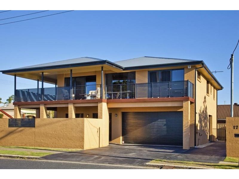 17 PEMBROKE ST, Stockton NSW 2295