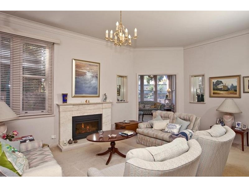 24 FENTON AVE, Bar Beach NSW 2300