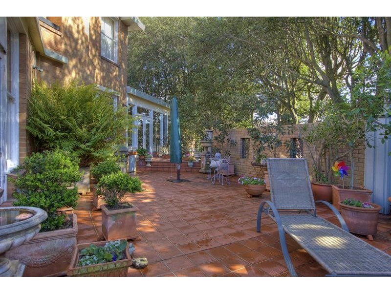 24 FENTON AVE, Bar Beach NSW 2300