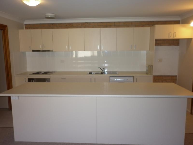 1/208 BRUNKER RD, Adamstown NSW 2289