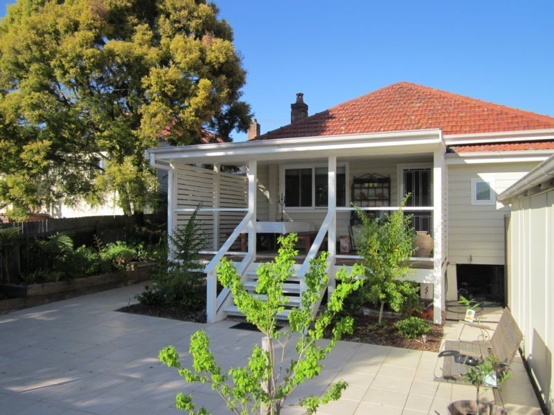 1/26 Catherine Street, Waratah West NSW 2298