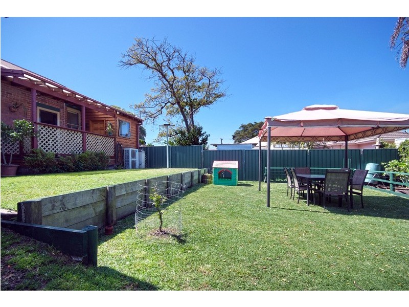 65 Veda Street, Hamilton NSW 2303