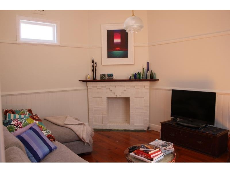 182 LAWSON ST, Hamilton South NSW 2303