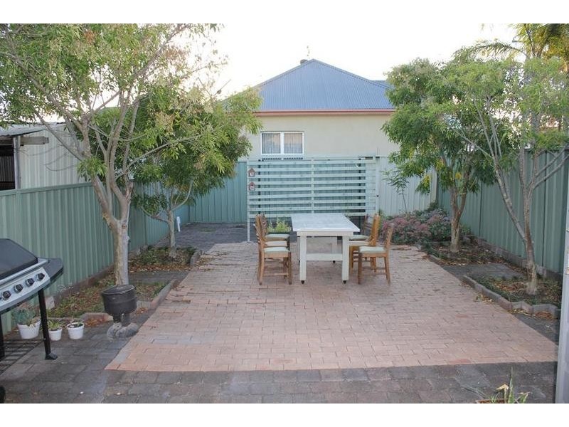 182 LAWSON ST, Hamilton South NSW 2303