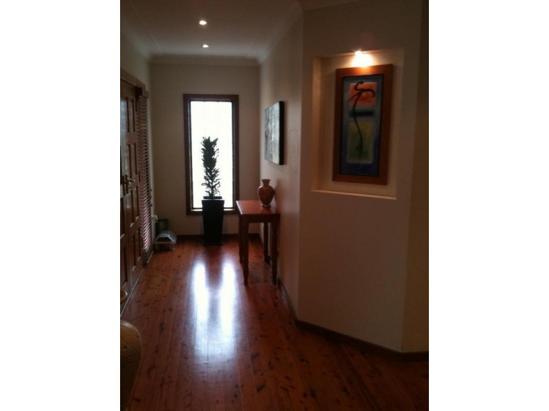 90 WARNERS BAY RD, Warners Bay NSW 2282