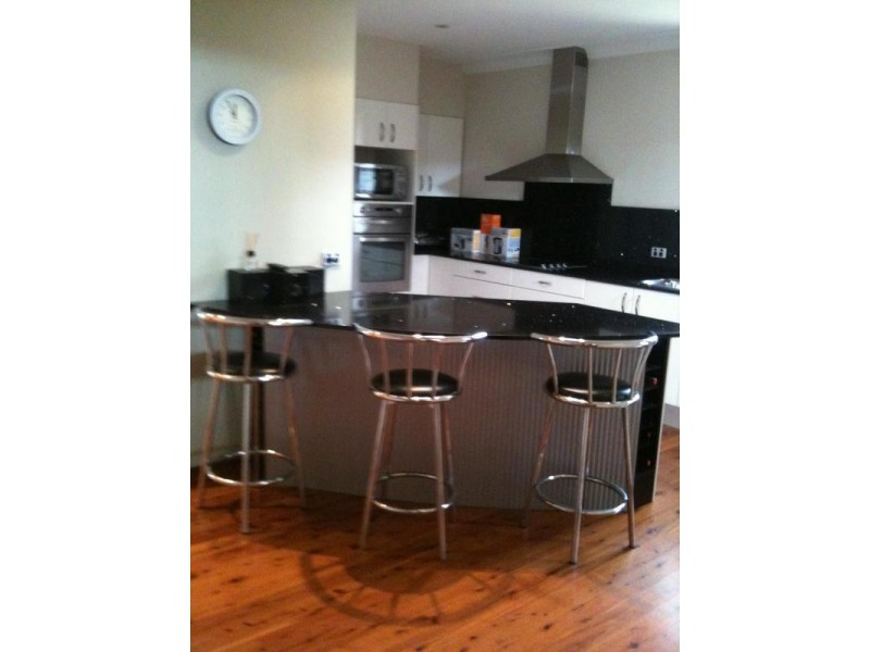 90 WARNERS BAY RD, Warners Bay NSW 2282