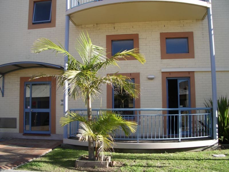 2/45 HANBURY ST, Mayfield NSW 2304