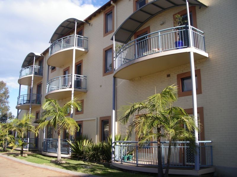 2/45 HANBURY ST, Mayfield NSW 2304