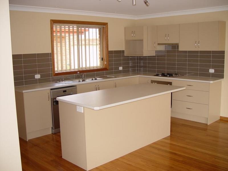 1 BEULAH PL, Kotara NSW 2289