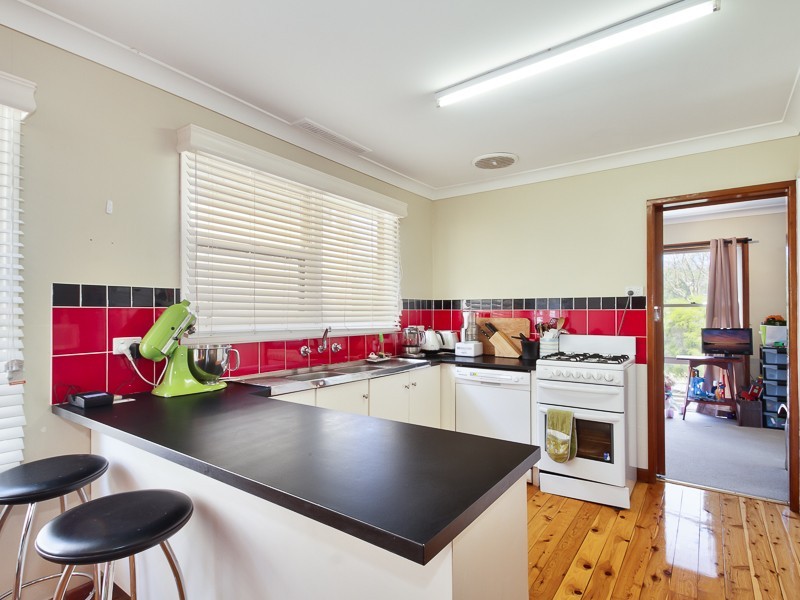 31 Kimian Avenue, Waratah West NSW 2298