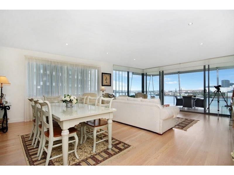 403/17 Honeysuckle Drive, Newcastle NSW 2300