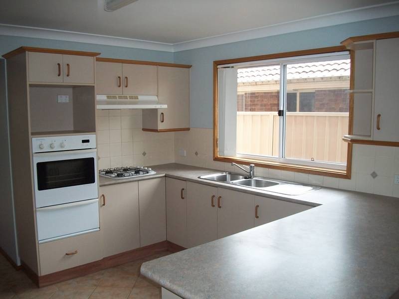 2 ANGALA CRESCENT, Maryland NSW 2287