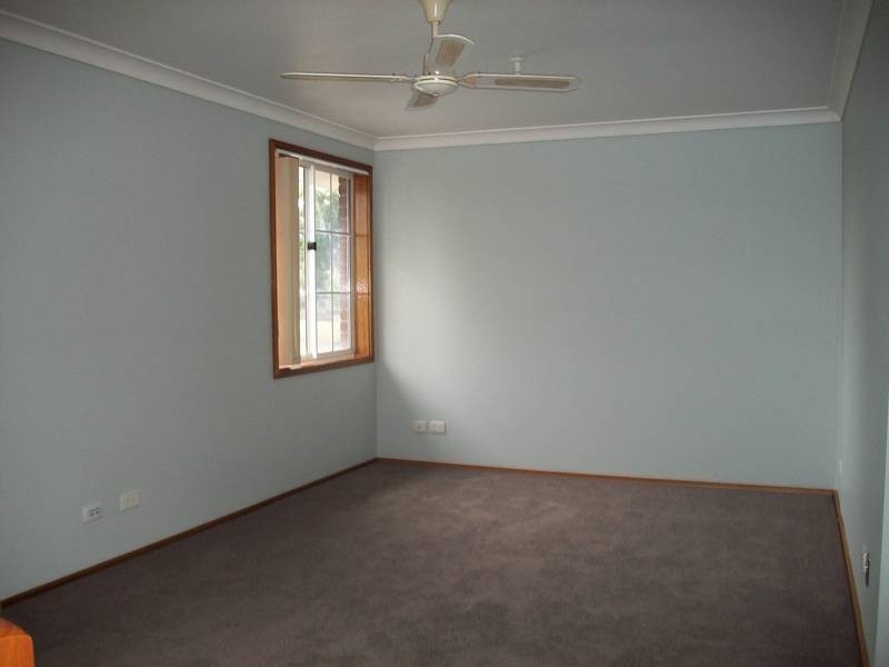 2 ANGALA CRESCENT, Maryland NSW 2287