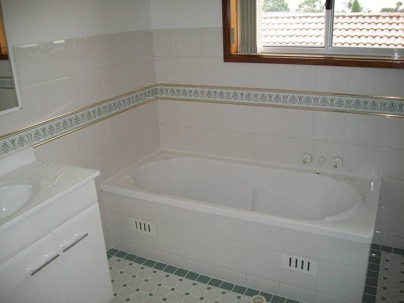 2 ANGALA CRESCENT, Maryland NSW 2287