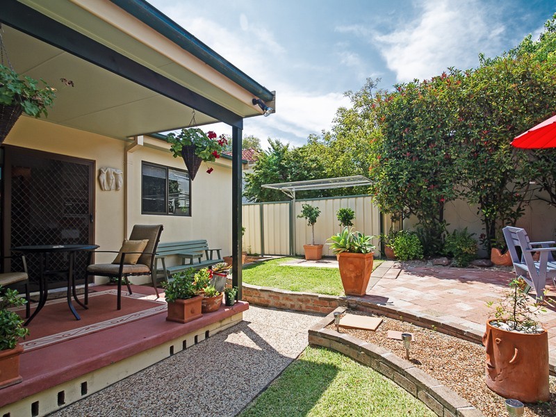 11 Woodlands Avenue, New Lambton NSW 2305