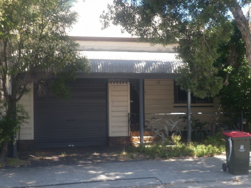15 HUDSON ST, Hamilton NSW 2303