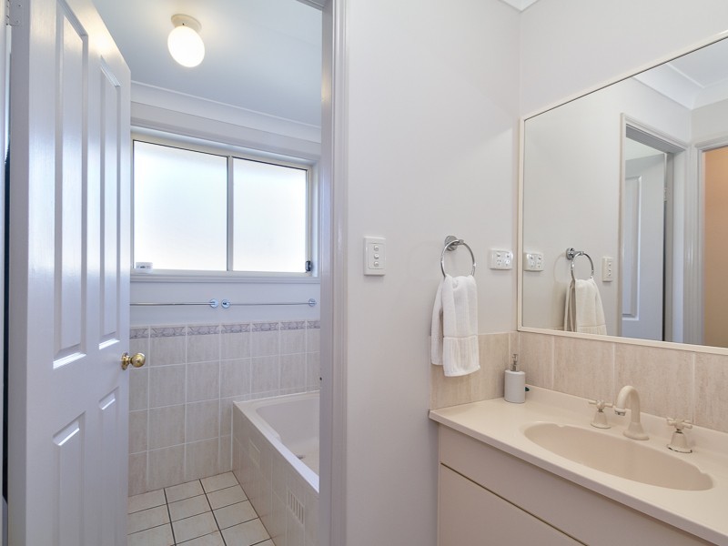 5/2 Crebert Street, Mayfield East NSW 2304