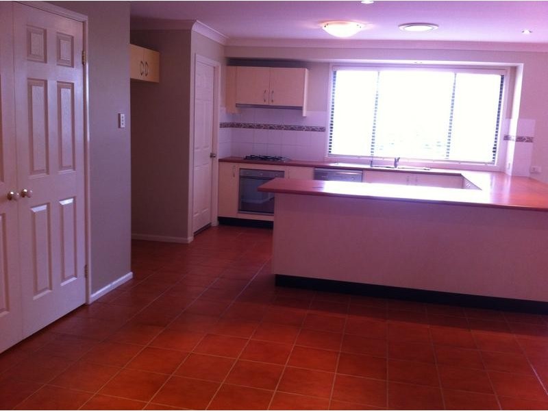 2 REID CLOSE, Maryland NSW 2287