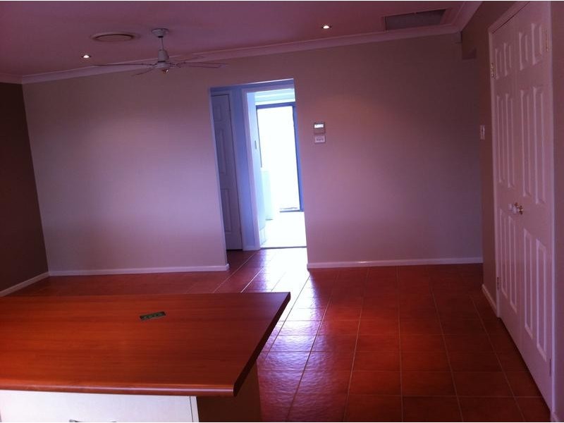 2 REID CLOSE, Maryland NSW 2287