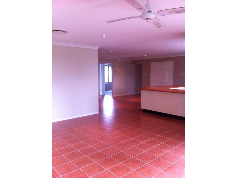 2 REID CLOSE, Maryland NSW 2287