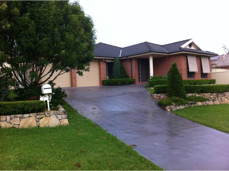 2 REID CLOSE, Maryland NSW 2287