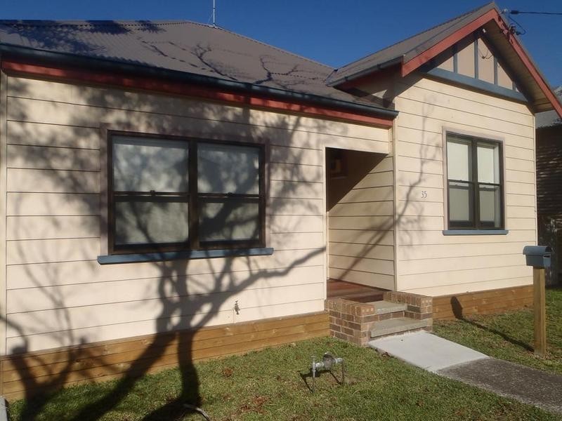 35 Gullivers Street, Hamilton NSW 2303