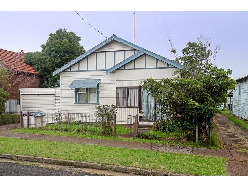 9 Nelson Street, Mayfield NSW 2304